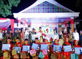 Bupati Solok Diwakili Staf Ahli Bidang Pemerintahan, Kemasyarakatan dan SDM Hadiri Malam Puncak Grand Final Duta Wisata Bujang Jo Gadih