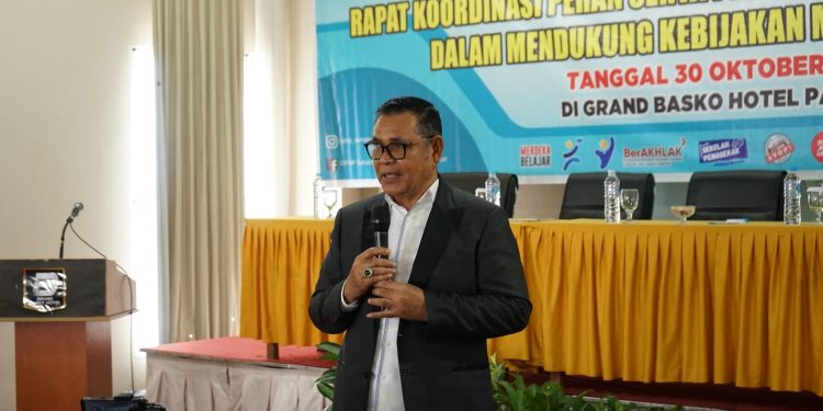 Bupati Solok Jadi Narasumber Pada Rakor Peran Serta Pemda dan Mitra Pembangunan dalam Mendukung Kebijakan Merdeka Belajar