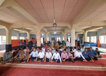 Pada Kegiatan “Bajumpo”, Bupati Safaruddin Tinjau Jalan Palangkitangan dan Serahkan Bantuan Antropometri