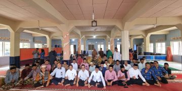 Pada Kegiatan “Bajumpo”, Bupati Safaruddin Tinjau Jalan Palangkitangan dan Serahkan Bantuan Antropometri