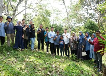 Untuk Persetujuan Pembangunan Menara Telekomunikasi di Nagari Bukit Bais, Dinas Kehutanan Provinsi Sumbar Adakan Peninjauan Lapangan