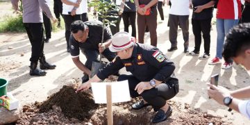 Bupati Solok Hadiri Gerakan Penanaman 10 Juta Pohon Bersama POLRI di Wilayah Hukum Polres Solok