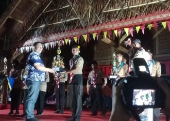 PJ Bupati Mentawai, Fernando Jongguran Simanjuntak Secara Resmi Menutup Kegiatan Kemah Bela Negara