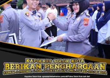 Kapolres Solok Kota, AKBP Ahmad Fadilan, Berikan Reward kepada Kepada Personel Berprestasi