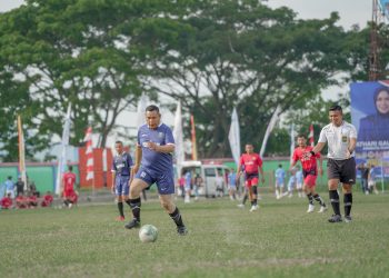 Perkuat Kesebelasan Forkopimda, Bupati Solok Turun Sebagai Pemain Pada Awal Babak Kedua