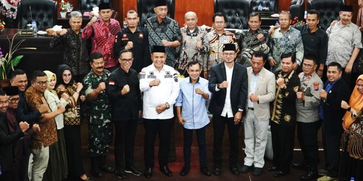 DPRD Kabupaten Solok Gelar Rapat Paripurna Dalam Rangka Penetapan APBD Tahun Anggaran 2024