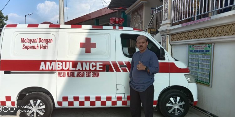 Untuk Kepentingang Masyarakat Bukit Siangin, Ujang Hendri Membeli Satu Unit Ambulance Dengan Berhutang