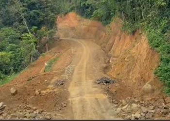 Geram Karena Jalan Tembus Alahan Panjang-Pesisir Selatan Tidak Kunjung Selesai, Bupati Solok H. Epyardi Asda : Jika Pemprov Tidak Sangggup, Kami Kab. Solok Siap Melanjutkan