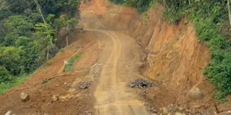 Geram Karena Jalan Tembus Alahan Panjang-Pesisir Selatan Tidak Kunjung Selesai, Bupati Solok H. Epyardi Asda : Jika Pemprov Tidak Sangggup, Kami Kab. Solok Siap Melanjutkan