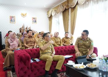 Bupati Solok Bersama TPID Ikuti Rakor Pengendalian Inflasi Daerah Secara Virtual