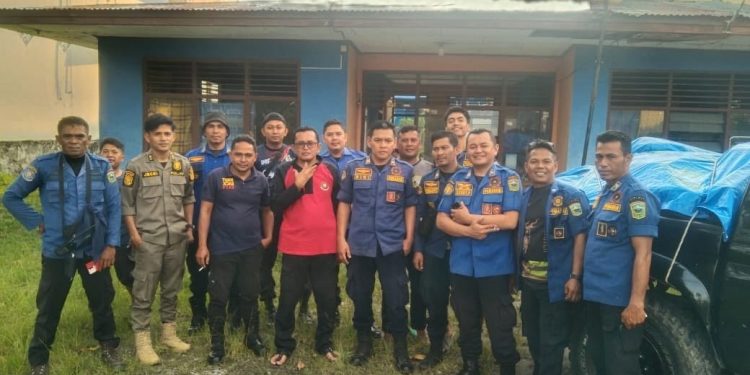 Bupati Solok Turunkan Tim BPBD Serta Satpol PP dan Damkar Untuk Membantu Evakuasi Korban Erupsi Marapi