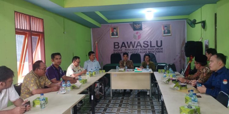 Bawaslu Mentawai Laksanakan Rakor Evaluasi Pengawasan Bersama Stakeholder