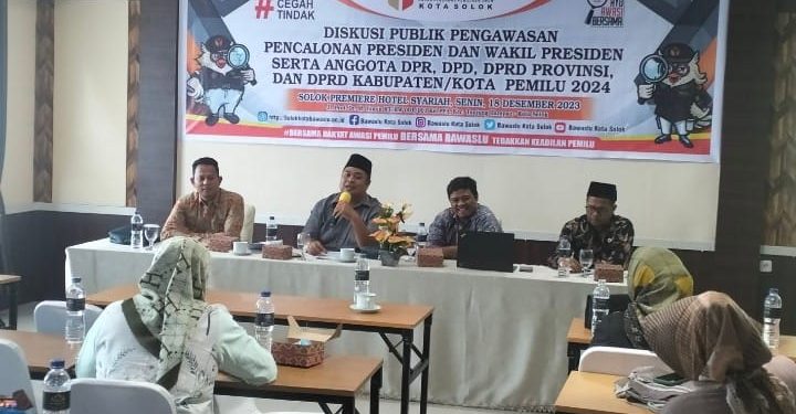 Bawaslu Kota Solok Gelar Diskusi Publik Dengan Awak media