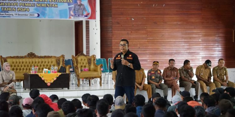 Pemkab Solok Gelar Kegiatan Peningkatan dan Peran Serta Satlinmas Dalam Menghadapi Pemilu Serentak Tahun 2024