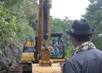 Banjir di Nagari Surian, Bupati Solok Kerahkan Seluruh Alat Berat Siaga dan Turun ke Lokasi