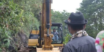 Banjir di Nagari Surian, Bupati Solok Kerahkan Seluruh Alat Berat Siaga dan Turun ke Lokasi