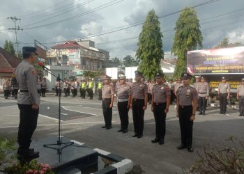 Di Akhir Tahun 2023, Kapolres Solok Kota Pimpin Upacara Kenaikan Pangkat 22 Orang Anggota Polri