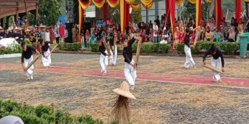 Festival Pesona Minangkabau Ditutup Dengan Penampilan Tari Massal Dari Nagari Singgalang