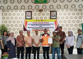 Pasang Brojong Di Ruas Jalan Kapur IX, Pemkab Limapuluh Kota Pulihkan Infrastruktur Darurat