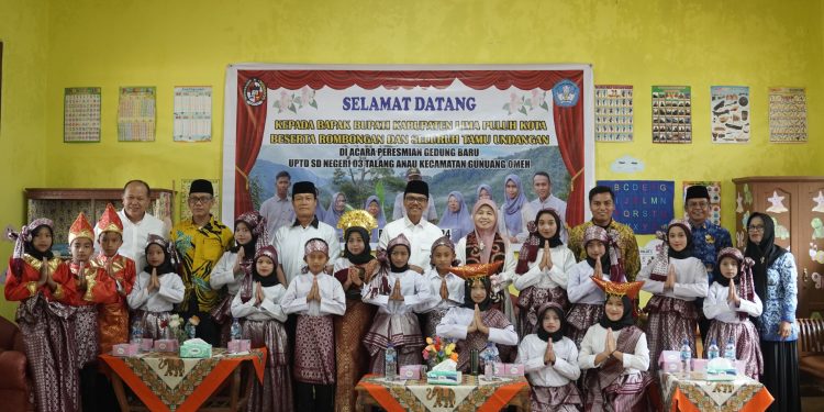 Bupati Safaruddin Resmikan UPTD SDN 03 Talang Anau Memiliki Gedung Baru