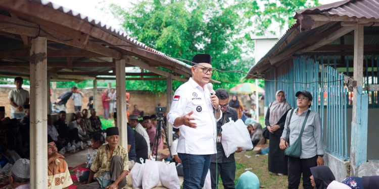 Bupati Solok bersama Anggota Komisi V DPR RI Hadiri Acara Adat Bakaua Ka Tampek Manjapuik Baniah Nagari Aripan