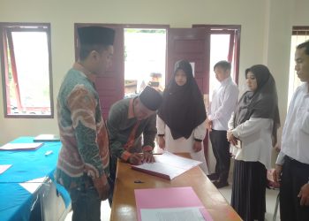 Sebanyak 35 Anggota KPPS yang Bertugas di 5 TPS Kelurahan Koto Panjang Padang, Kec. Lamposi Tigo Nagori Dilantik