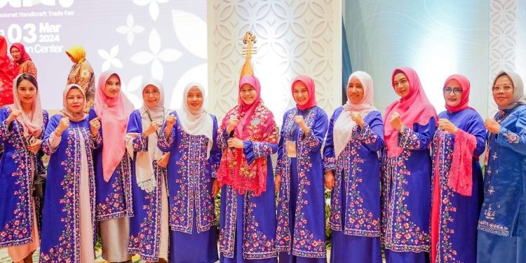 Dekranasda Kab. Solok Ikut Serta Dalam Pameran Kerajinan Tangan Event Inacraft 2024