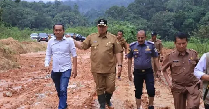 Sikapi Laporan Warga, Walikota SolokTinjau Jalan Laing