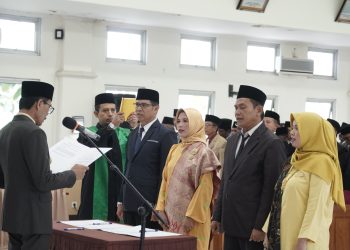 Bupati Safaruddin Sampaikan Peranan Guru Sangat Penting Saat Lantik 115 Kepala UPTD