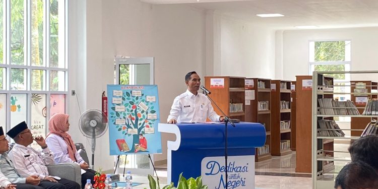 Bupati Solok Diwakili Sekda Medison Membuka Secara Resmi Soft Launching Gedung Layanan Perpustakaan Umum Daerah Kab. Solok