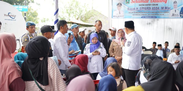 Kunker ke Nagari Koto Laweh, Warga Minta Bupati Solok Terus Berikan Pembangunan ke Nagari