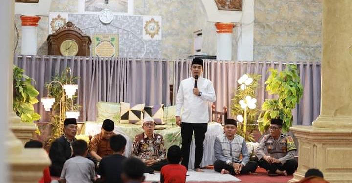 Peringati Isra Mi’raj Nabi Muhammad, Warga Gawan Gelar Salawaik Dulang