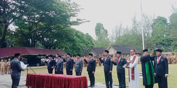 PJ Bupati Mentawai Lantik 8 orang Pejabat Pimpinan Tinggi Pratama di Lingkungan Pemkab Mentawai