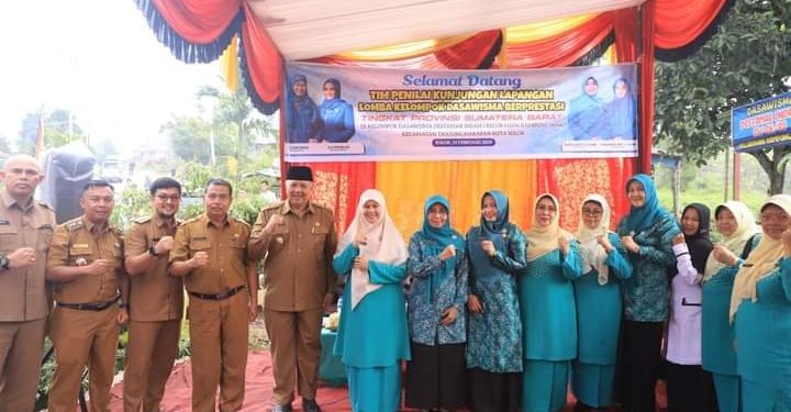 Tim Penilai Dasawisma Berprestasi Sumbar Lakukan Penilaian Terhadap Dasawisma Destamar Kota Solok