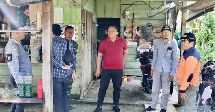 PJ Bupati Kepulauan Mentawai Kunjungi Desa Saureinuk yang Terkena Banjir
