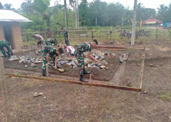 Satgas TMMD Ke-119 Kodim 0310/SS Mulai Membangun Pondasi RTLH