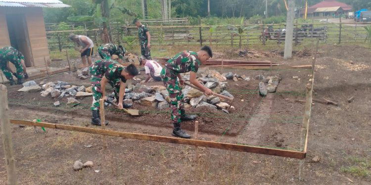 Satgas TMMD Ke-119 Kodim 0310/SS Mulai Membangun Pondasi RTLH
