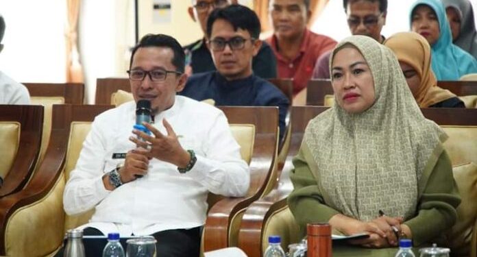 Rombongan dari Oxford University Berkunjung ke Tanah Datar