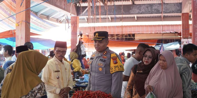 Bupati Safaruddin Bersama Forkopimda Tinjau Ketersediaan Pangan di Pasar Nagari Taram Menjelang Ramadhan