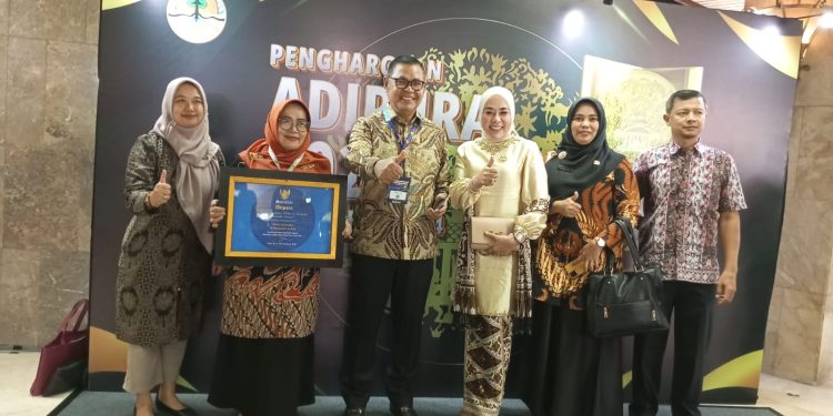 Kembali Raih Prestasi, Pemkab Solok Dianugerahi Sertifikat Adipura 2023 oleh KLHK RI