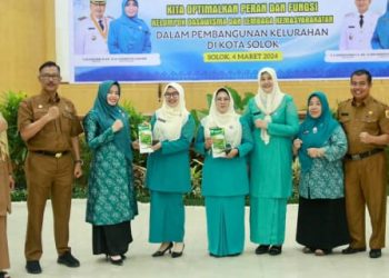 Sekda Kota Solok Buka Pencanangan Bulan Bakti Kelompok Dasawisma