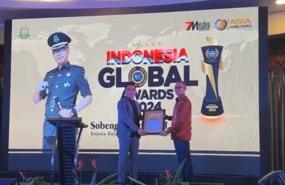 Kepala Kejari Pasaman Raih Penghargaan Tingkat Nasional