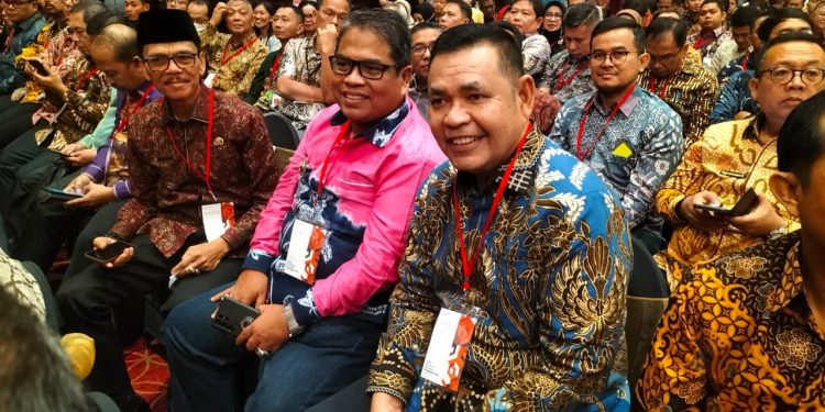 Bupati Solok Terima Langsung Persetujuan Prinsip Pengadaan ASN/PPPK Tahun 2024 dari Menpan RB