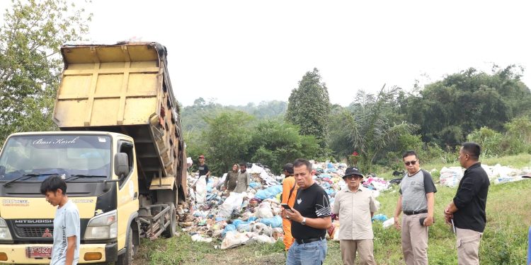 Pj Wali Kota Payakumbuh Gelar Rapat Mendadak di TPA Regional bersama OPD