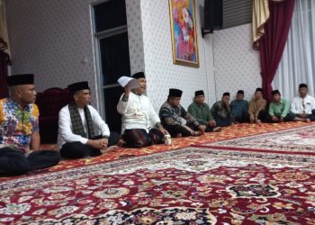 Dilaporkan ke Kemendagri, Bupati Epyardi Tantang Gubernur Mahyeldi ‘Head to Head’