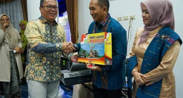 Bupati Tanah Datar Bersama Forkopinda Melaksanakan Acara Pisah Sambut dengan Dandim 0307 Tanah Datar