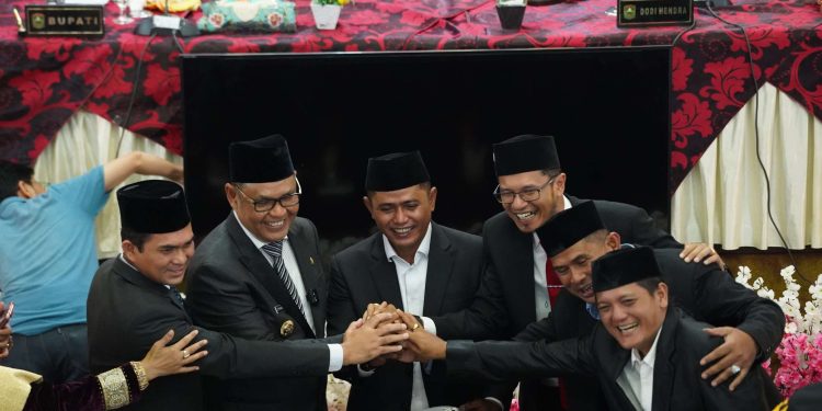 Bupati Solok Hadiri Sidang Paripurna Dalam Rangka HUT Kabupaten Solok ke – 111