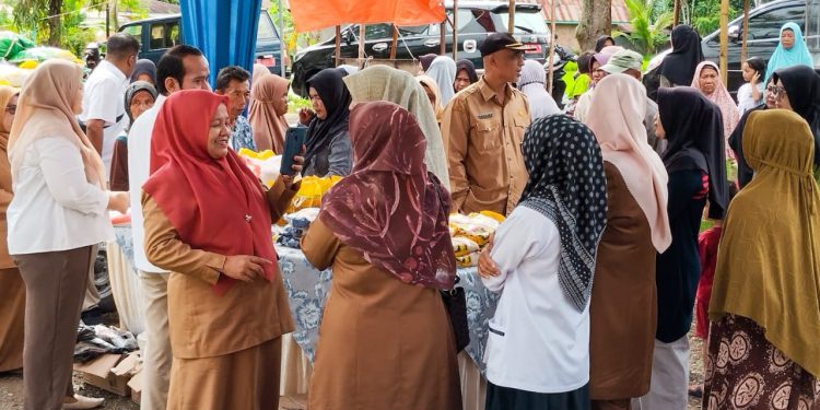 Pemkab Solok Mengadakan Kegiatan Gerakan Pangan Murah di X Koto Singkarak