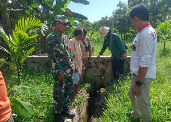 Pemdes Tuapejat Didampingi Babinsa,  PPL dari Dinas Pertanian Melakukan Survei Lapangan Terkait Usulan Pembangunan Jaringan Irigasi