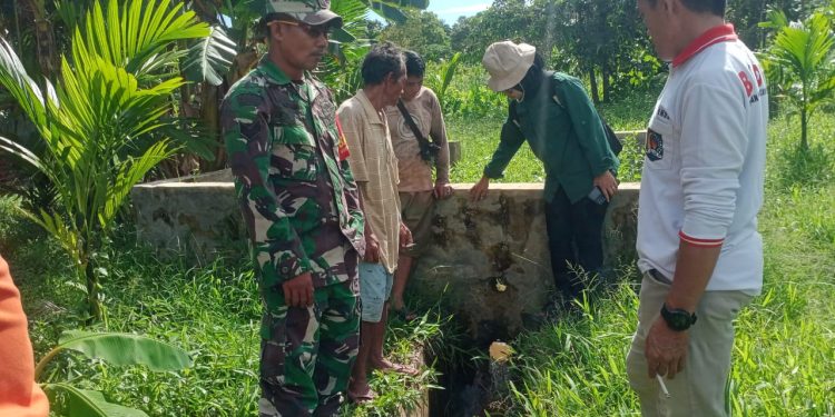 Pemdes Tuapejat Didampingi Babinsa,  PPL dari Dinas Pertanian Melakukan Survei Lapangan Terkait Usulan Pembangunan Jaringan Irigasi